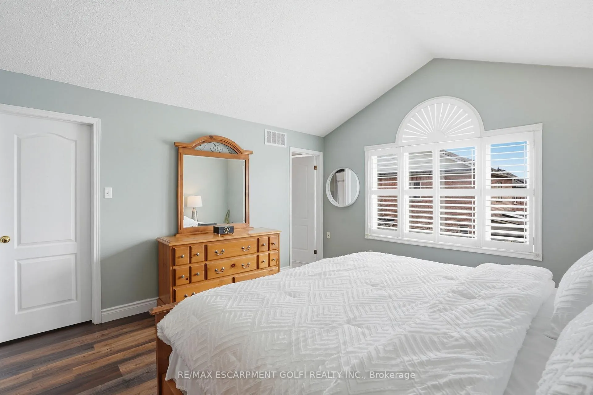 Photo 23 of 68 Rockhaven Lane, Hamilton, Waterdown — HOMEH