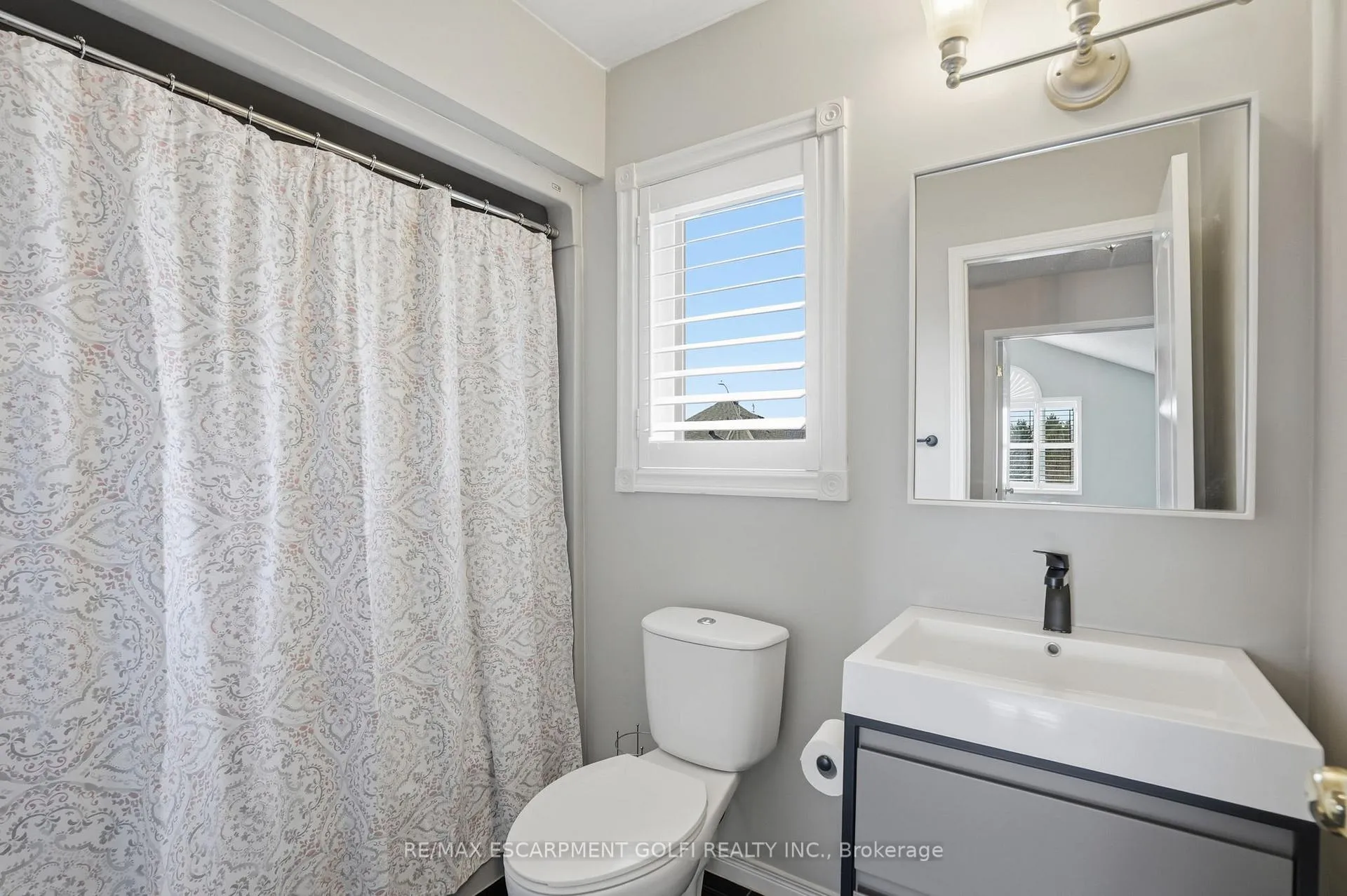 Photo 28 of 68 Rockhaven Lane, Hamilton, Waterdown — HOMEH
