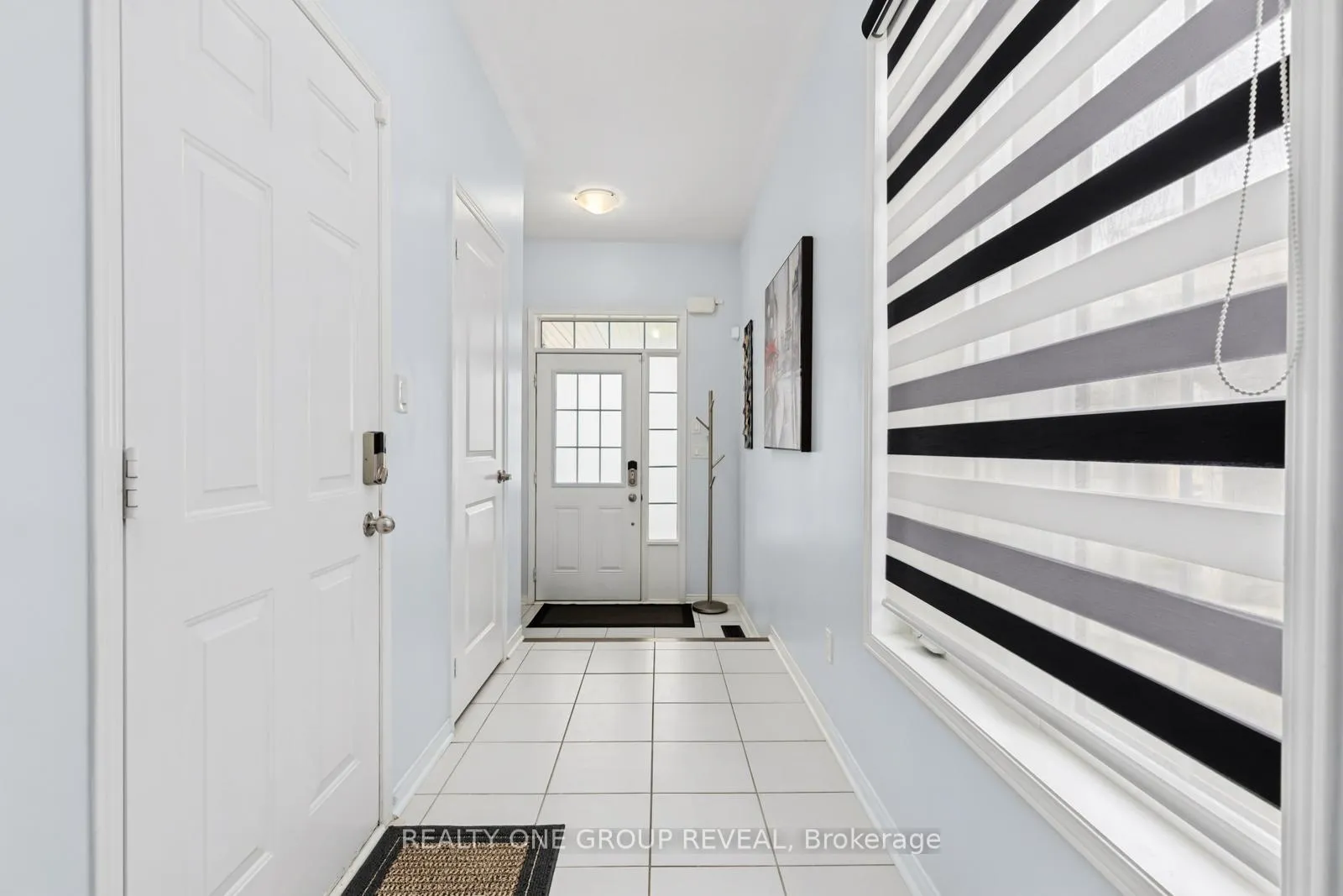 Photo 5 of 2 Rimrock Crescent, Whitby, Williamsburg — HOMEH
