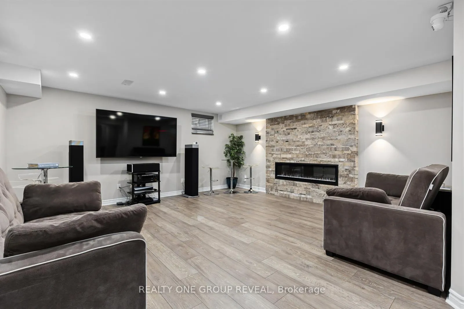 Photo 30 of 2 Rimrock Crescent, Whitby, Williamsburg — HOMEH