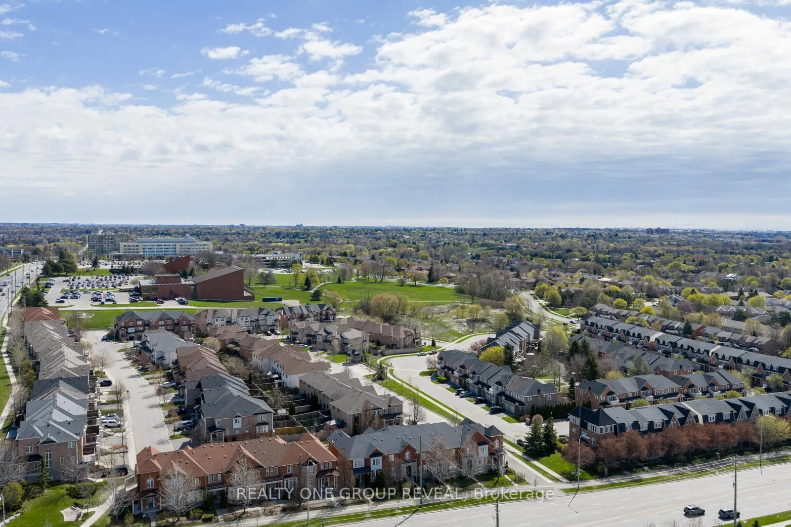 Photo 46 of 2 Rimrock Crescent, Whitby, Williamsburg — HOMEH