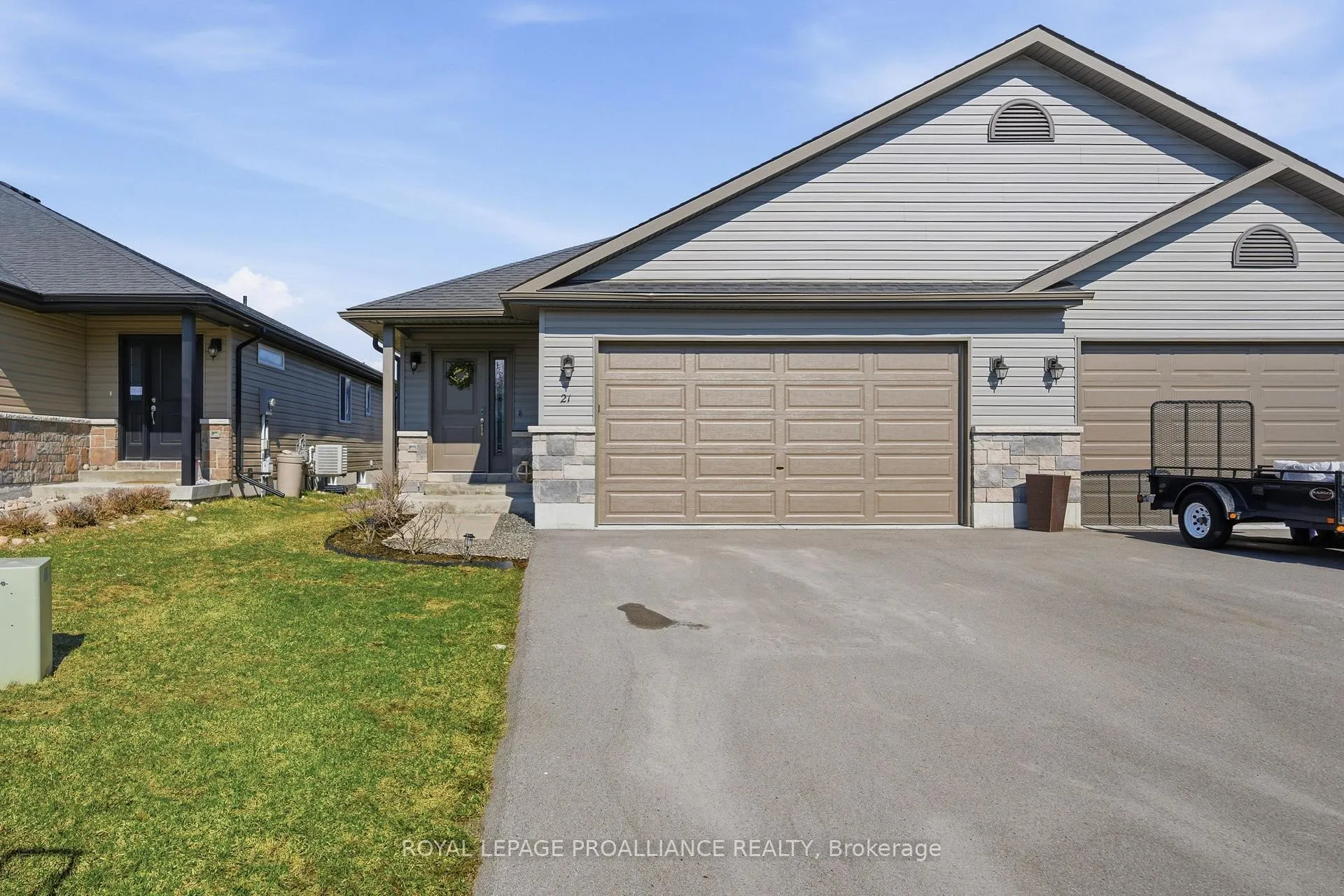 Photo 2 of 21 Lehtinen Crescent, Belleville, Belleville Ward — HOMEH