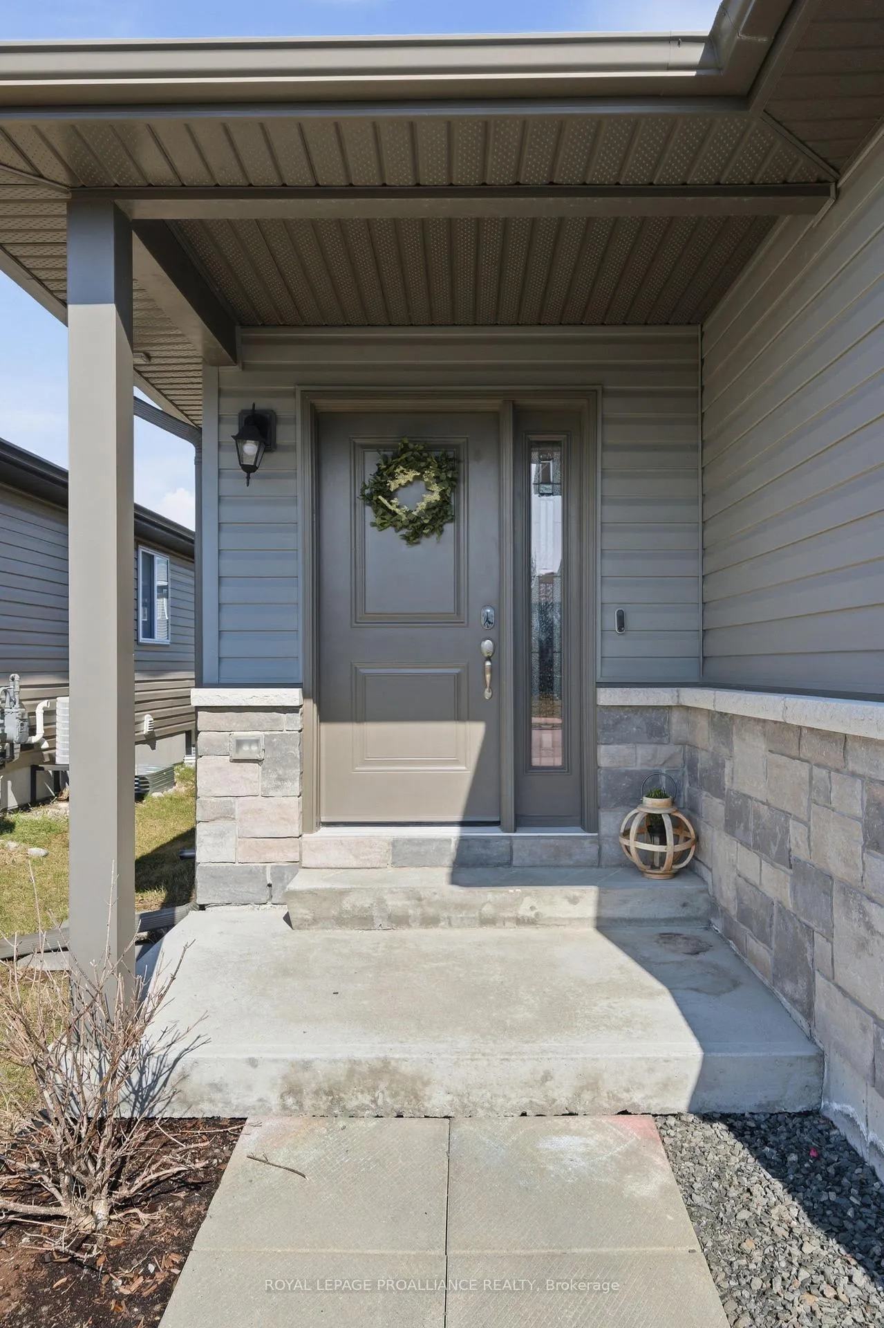 Photo 4 of 21 Lehtinen Crescent, Belleville, Belleville Ward — HOMEH