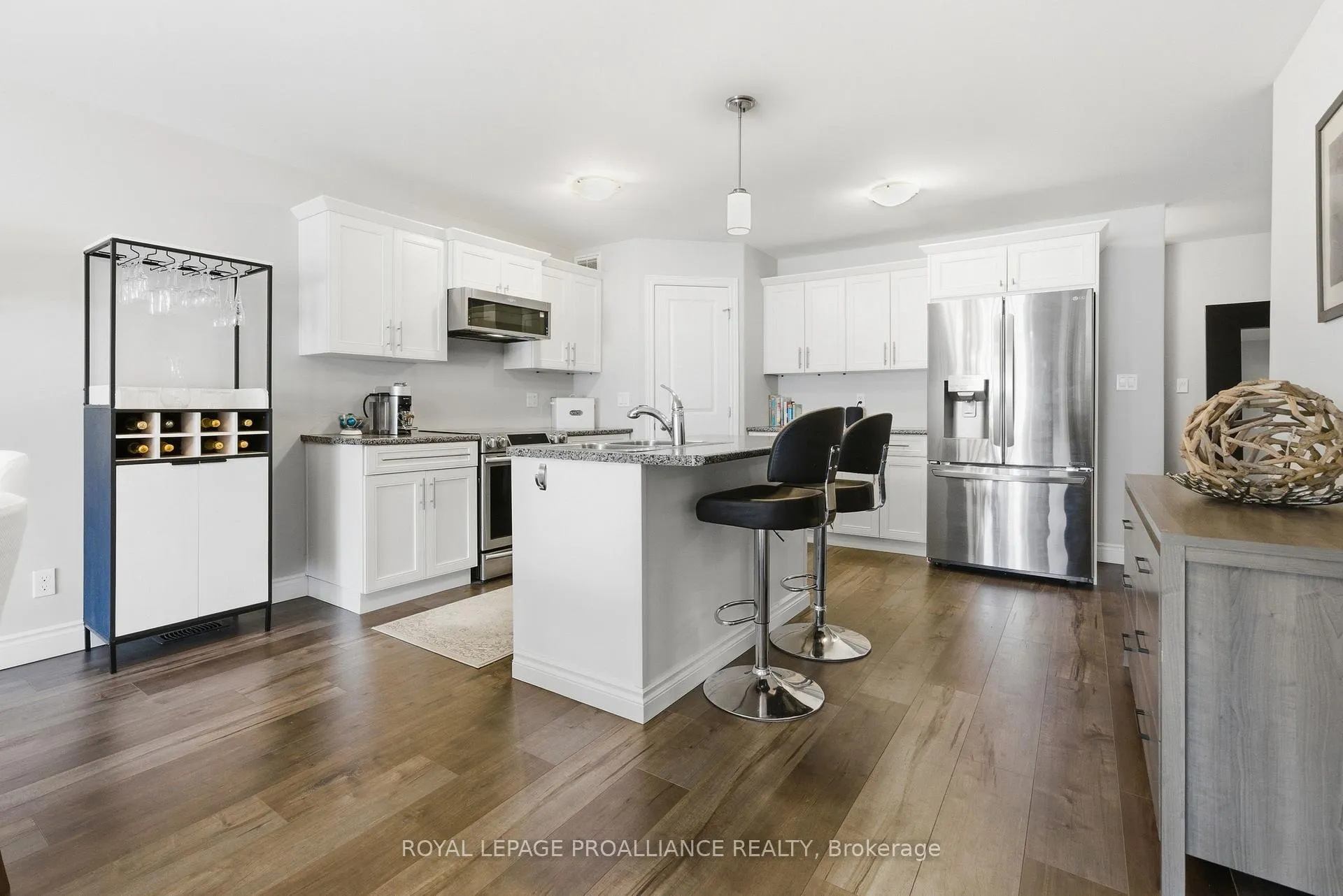 Photo 10 of 21 Lehtinen Crescent, Belleville, Belleville Ward — HOMEH