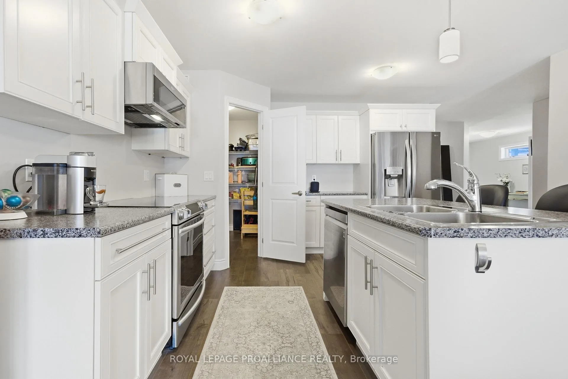 Photo 14 of 21 Lehtinen Crescent, Belleville, Belleville Ward — HOMEH