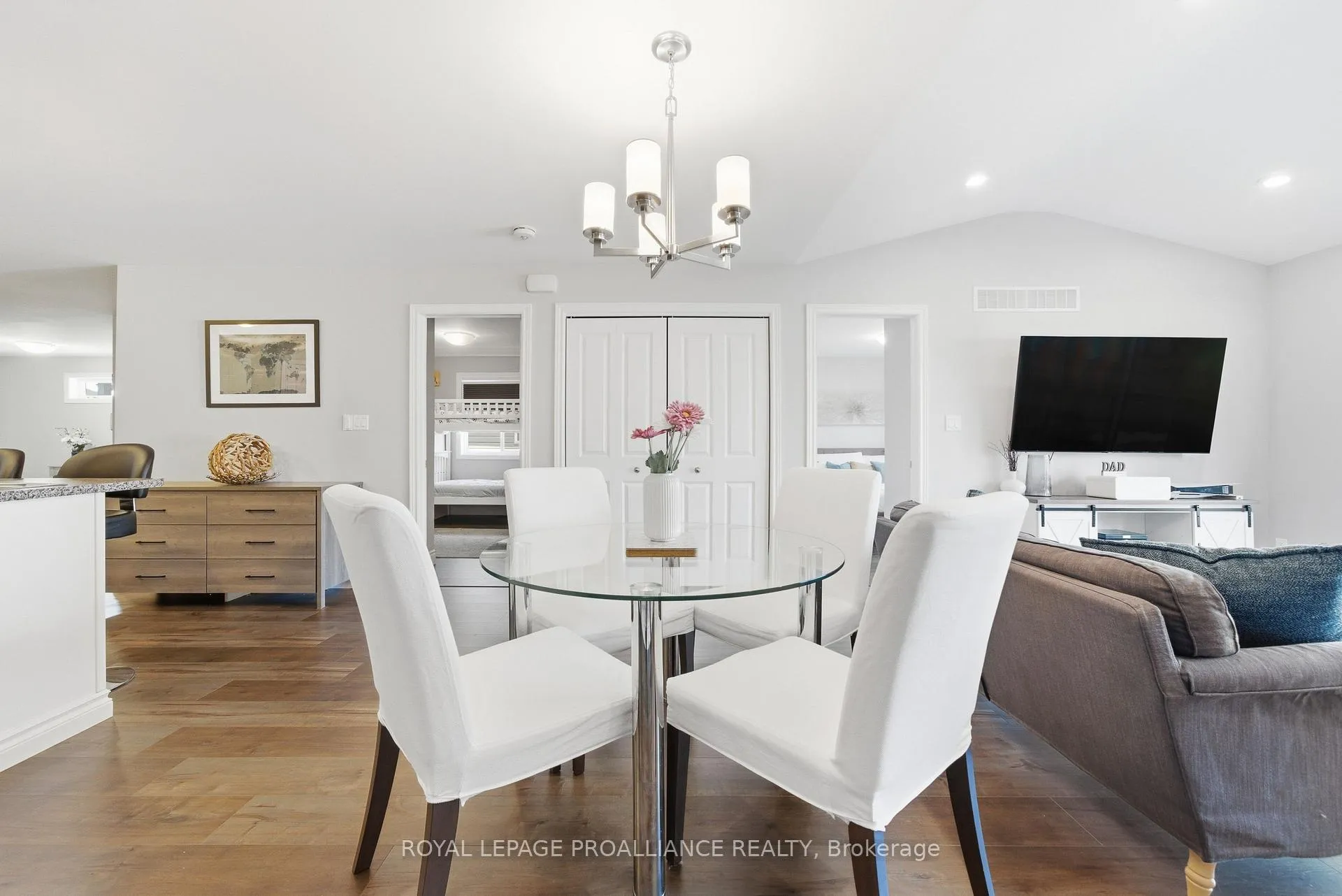 Photo 16 of 21 Lehtinen Crescent, Belleville, Belleville Ward — HOMEH