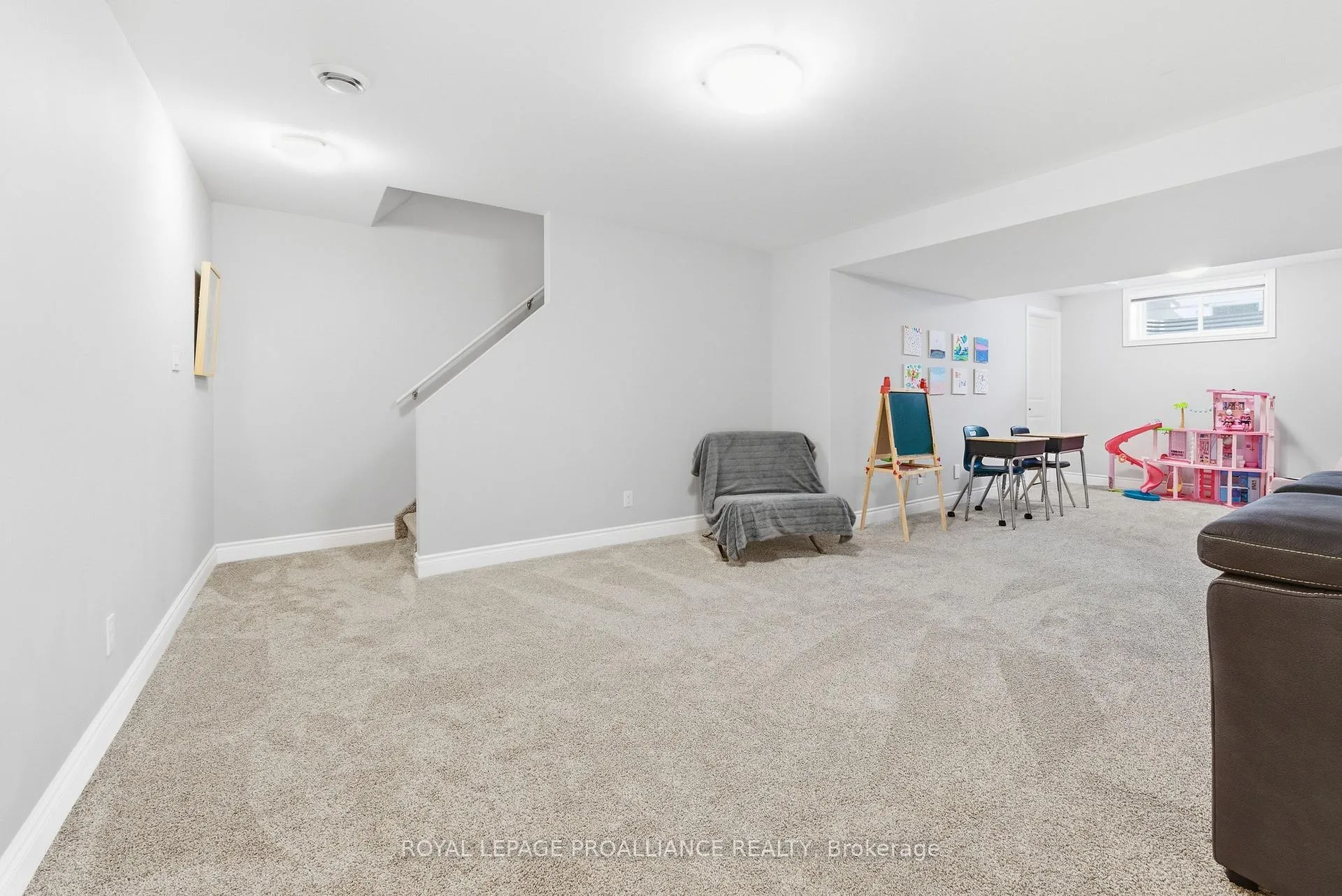 Photo 26 of 21 Lehtinen Crescent, Belleville, Belleville Ward — HOMEH