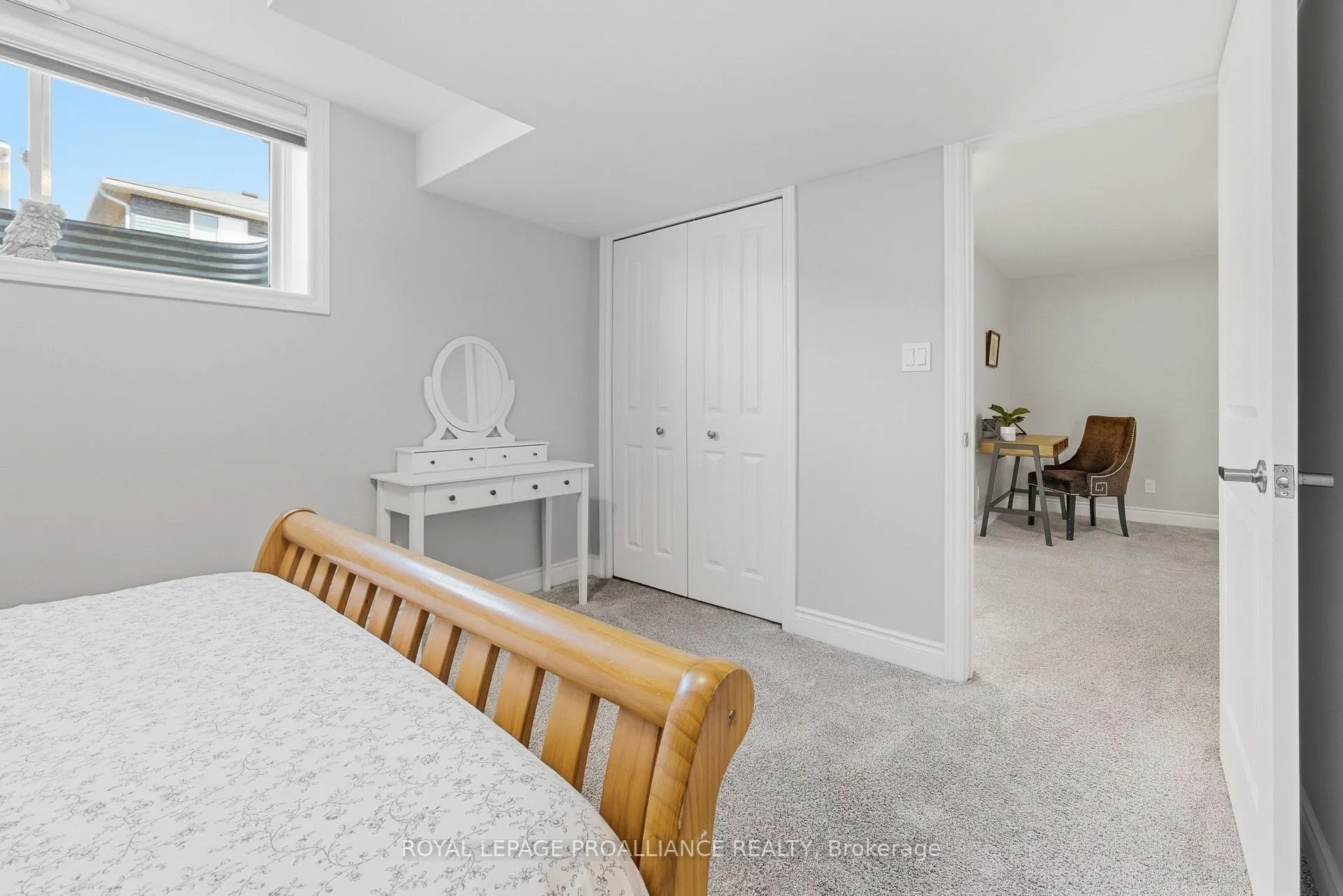 Photo 32 of 21 Lehtinen Crescent, Belleville, Belleville Ward — HOMEH