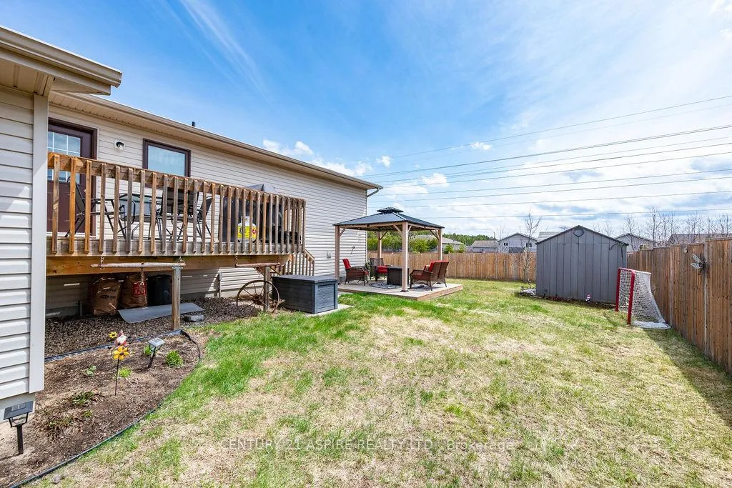 Photo 33 of 17 Newport Drive, Petawawa — HOMEH