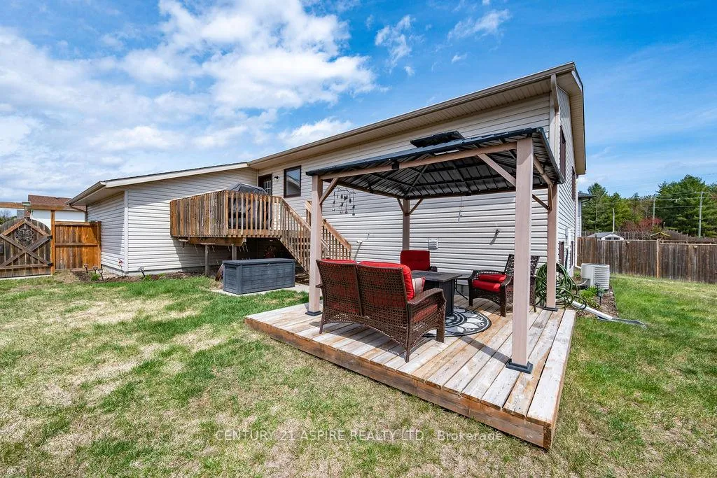 Photo 35 of 17 Newport Drive, Petawawa — HOMEH