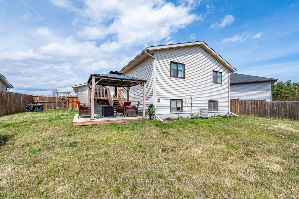 Photo 37 of 17 Newport Drive, Petawawa — HOMEH