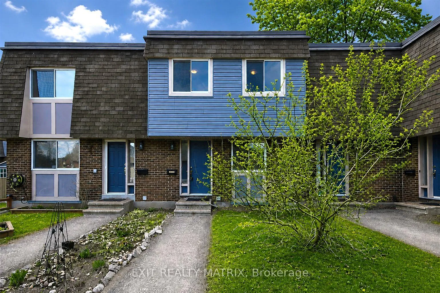 Photo 1 of 2988 Fairlea Crescent, Ottawa, Heron Gate/Industrial Park — HOMEH