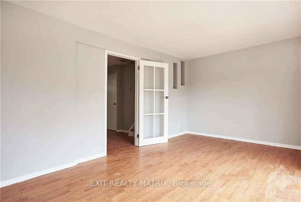Photo 11 of 2988 Fairlea Crescent, Ottawa, Heron Gate/Industrial Park — HOMEH
