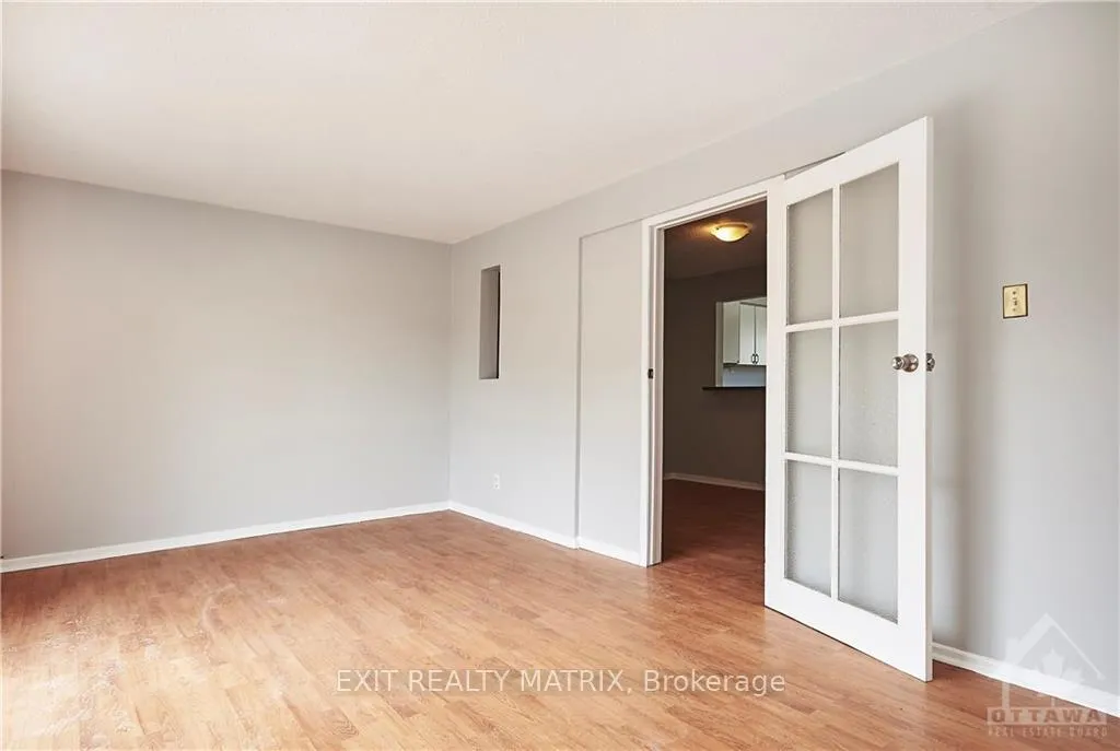 Photo 12 of 2988 Fairlea Crescent, Ottawa, Heron Gate/Industrial Park — HOMEH