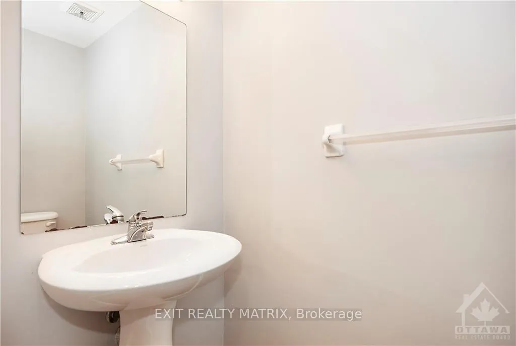 Photo 14 of 2988 Fairlea Crescent, Ottawa, Heron Gate/Industrial Park — HOMEH