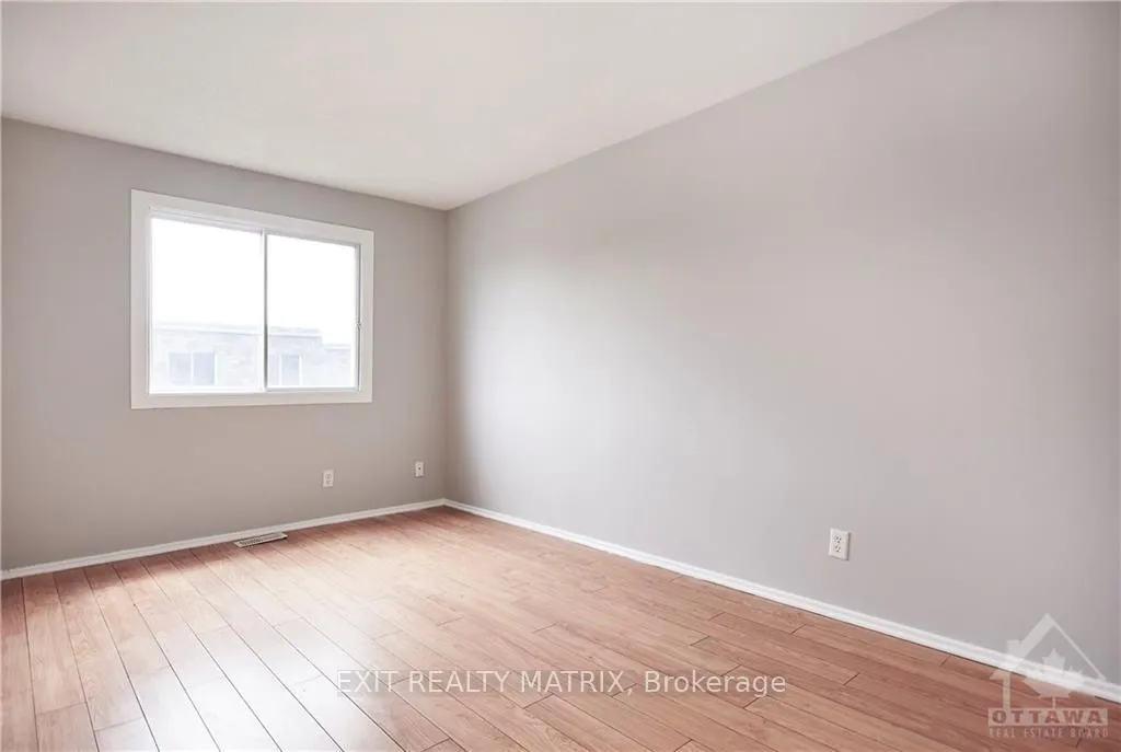 Photo 15 of 2988 Fairlea Crescent, Ottawa, Heron Gate/Industrial Park — HOMEH
