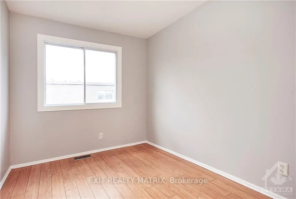 Photo 20 of 2988 Fairlea Crescent, Ottawa, Heron Gate/Industrial Park — HOMEH