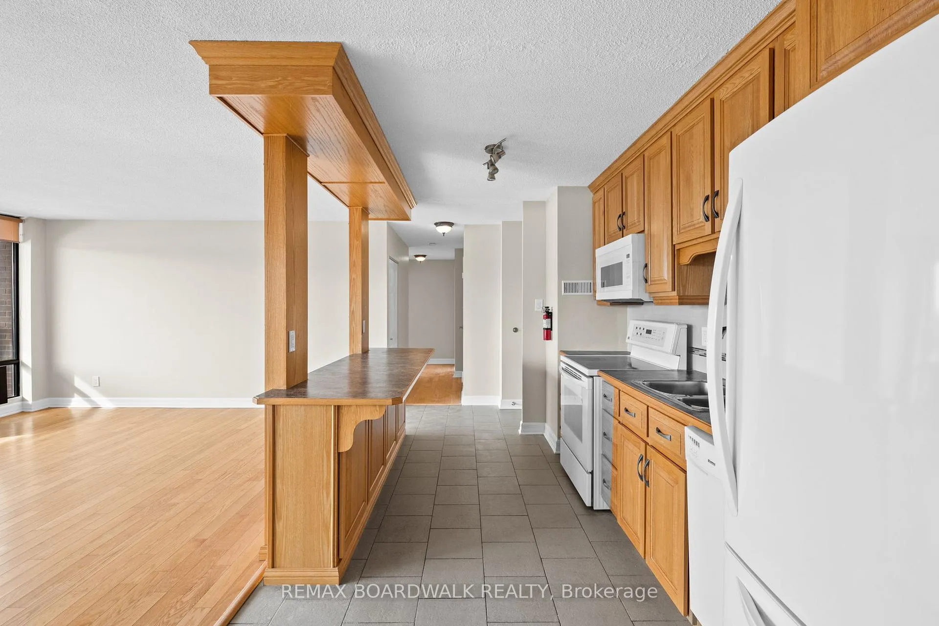 Photo 8 of Unit 502, 1190 Richmond Road, Ottawa, Woodroffe — HOMEH