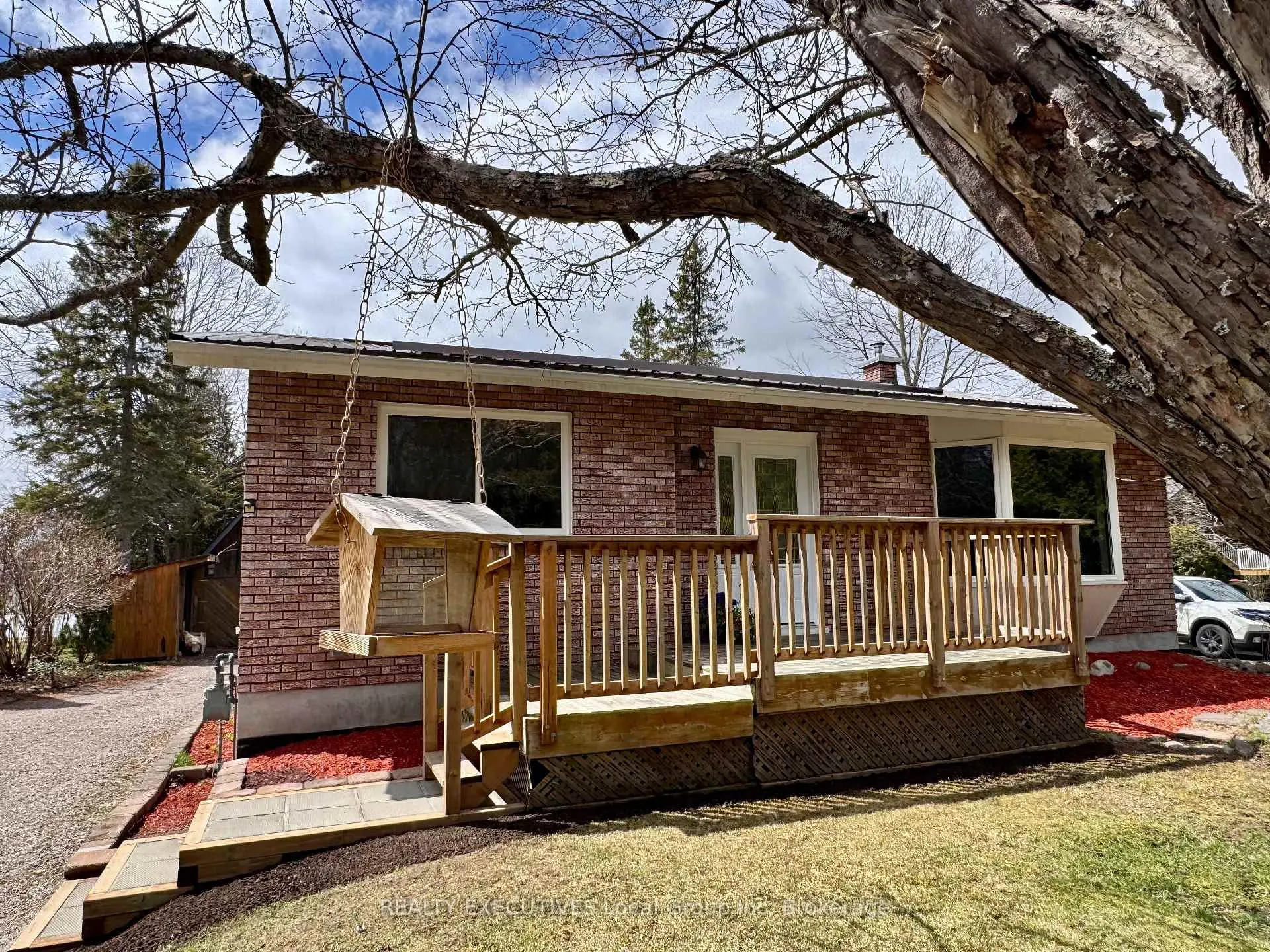 Photo 4 of 1052 Evansville Drive, West Nipissing, Sturgeon Falls — HOMEH
