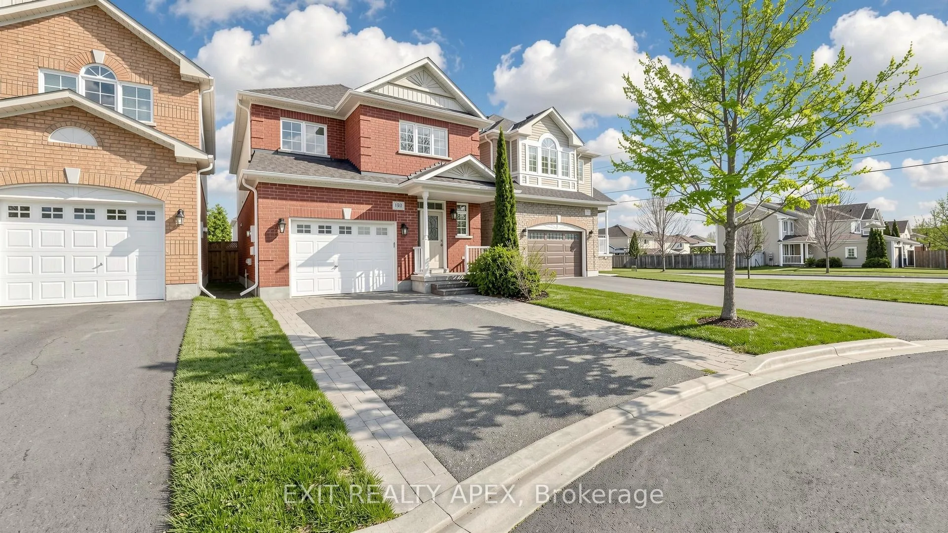 Photo 2 of 1311 Macinally Court, Oshawa, Pinecrest — HOMEH