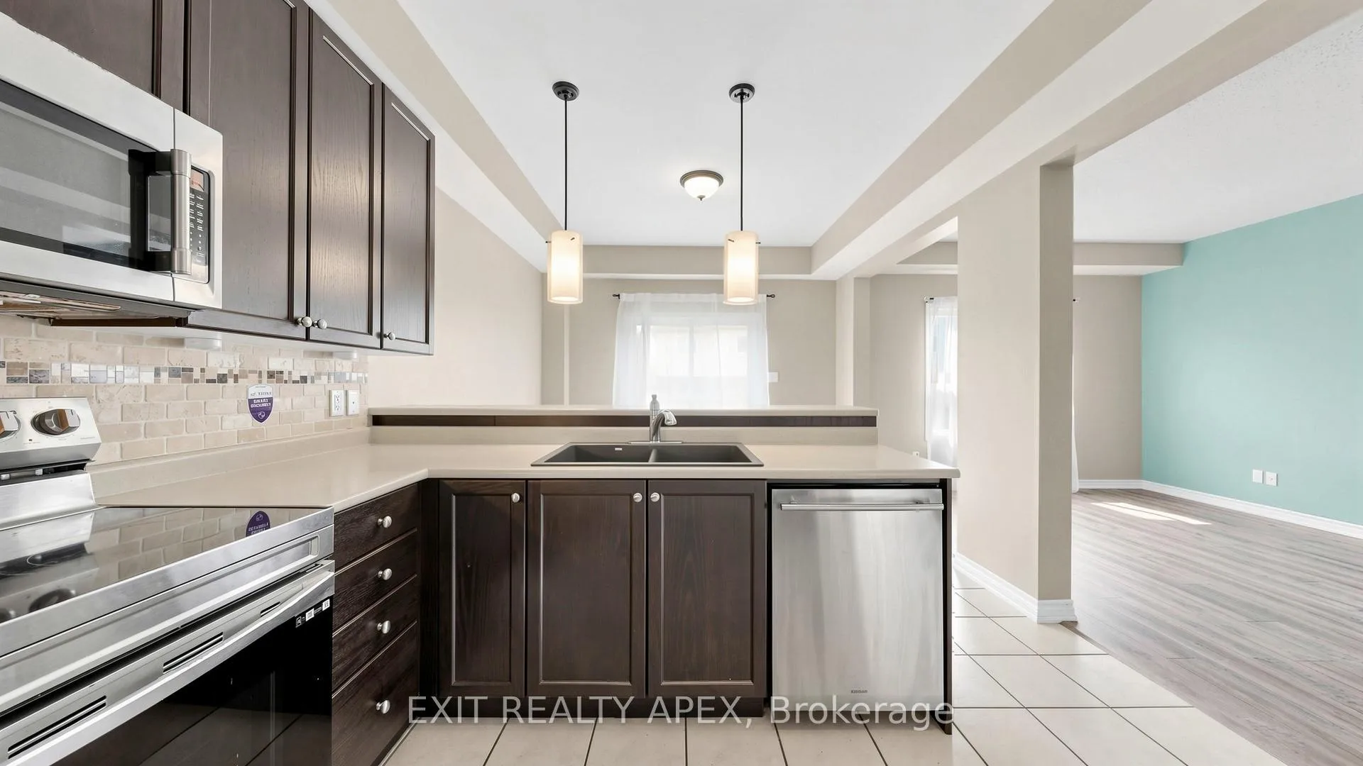 Photo 11 of 1311 Macinally Court, Oshawa, Pinecrest — HOMEH