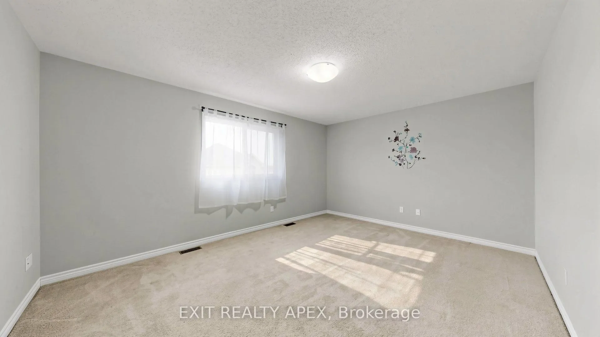 Photo 23 of 1311 Macinally Court, Oshawa, Pinecrest — HOMEH