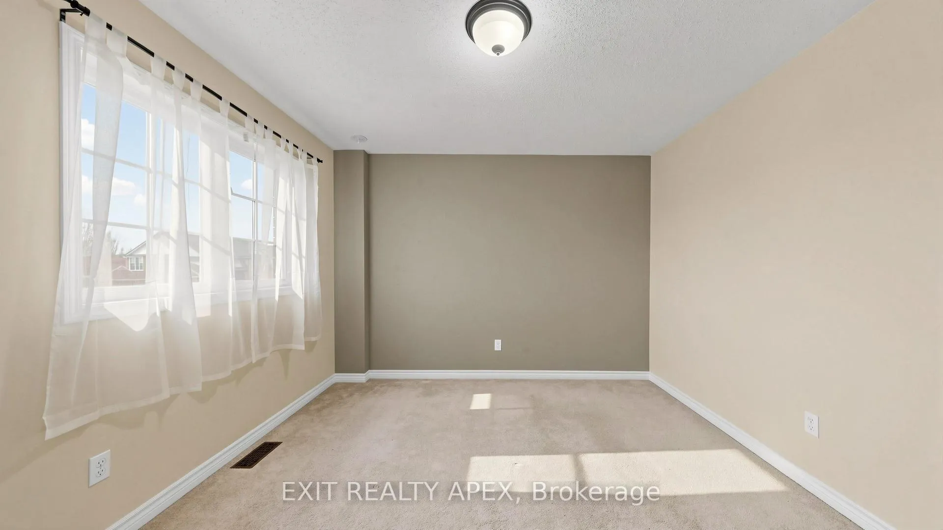 Photo 33 of 1311 Macinally Court, Oshawa, Pinecrest — HOMEH