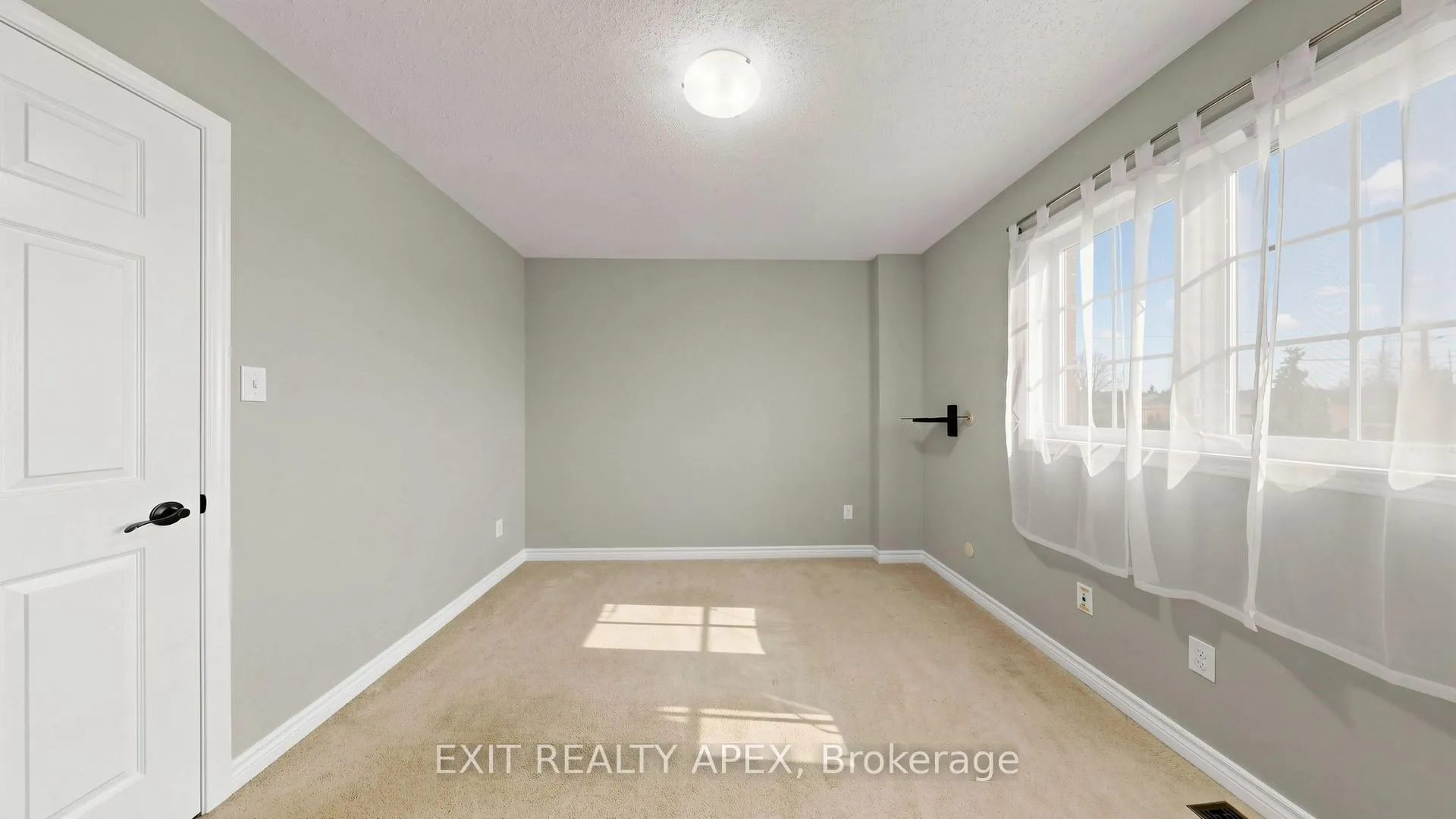 Photo 36 of 1311 Macinally Court, Oshawa, Pinecrest — HOMEH