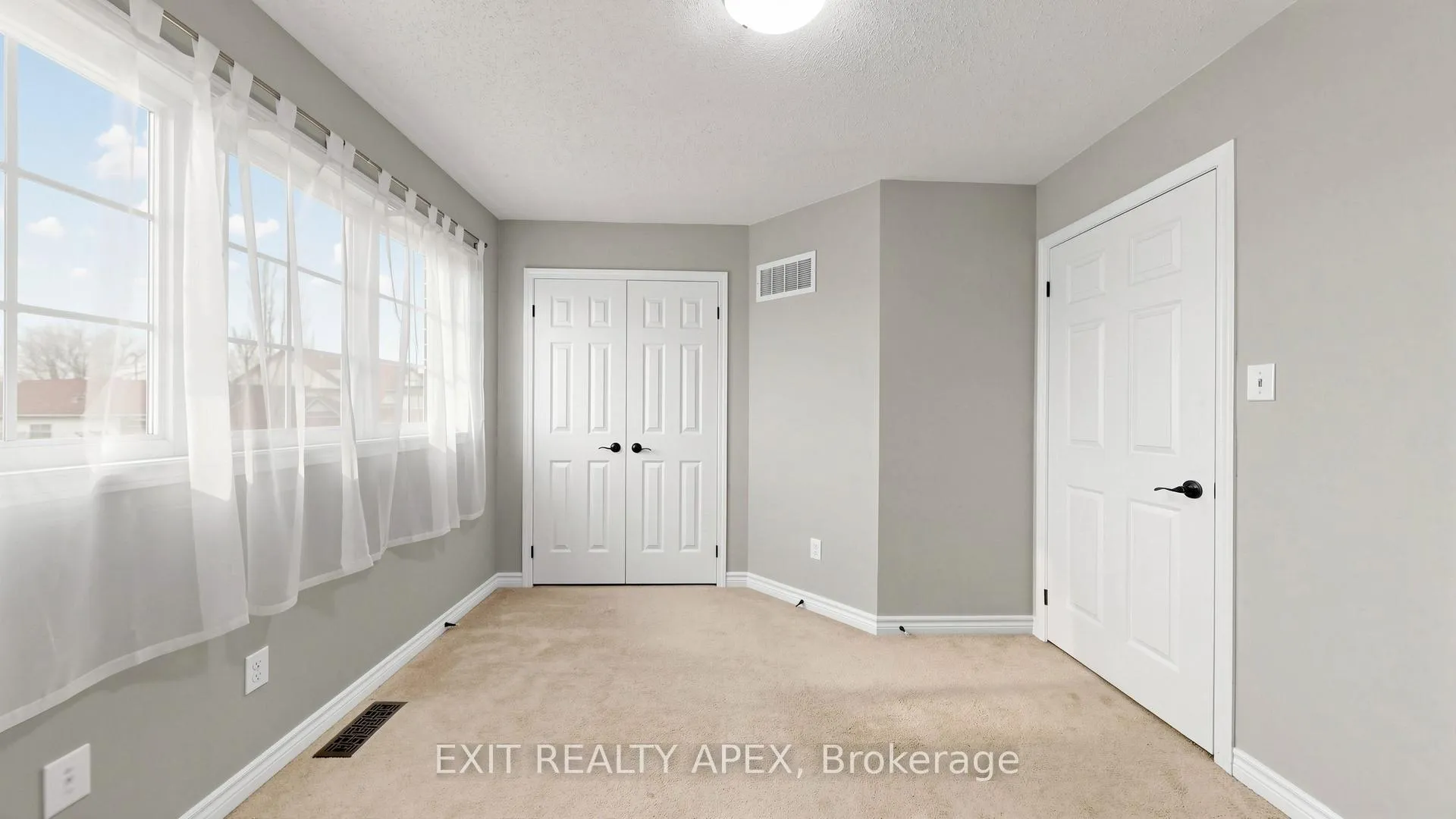 Photo 37 of 1311 Macinally Court, Oshawa, Pinecrest — HOMEH