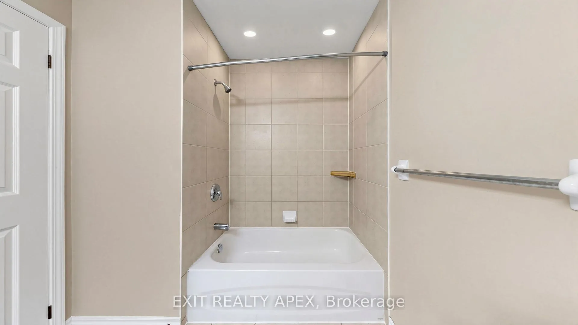 Photo 39 of 1311 Macinally Court, Oshawa, Pinecrest — HOMEH