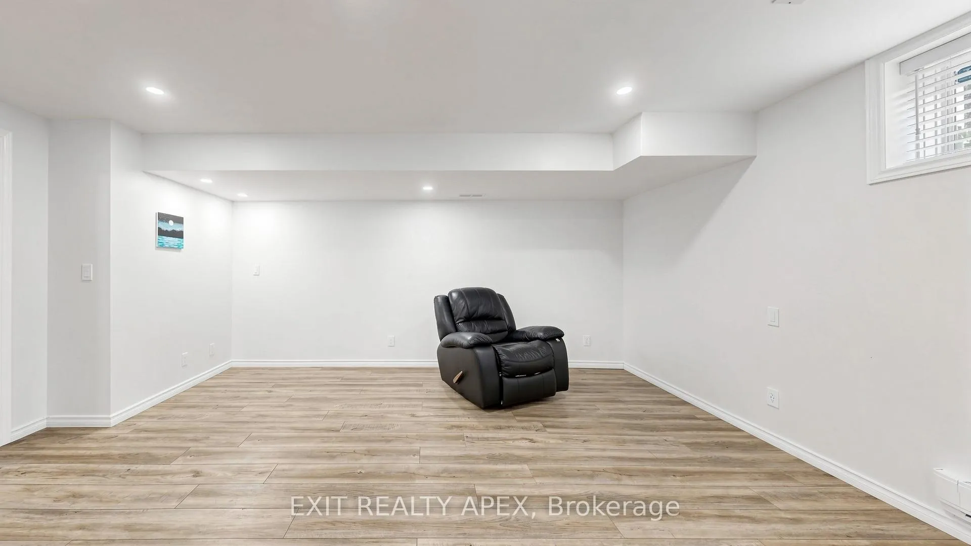 Photo 42 of 1311 Macinally Court, Oshawa, Pinecrest — HOMEH
