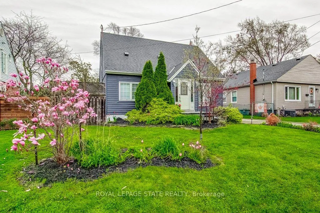 Photo 1 of 114 Second Street N, Hamilton, Stoney Creek — HOMEH