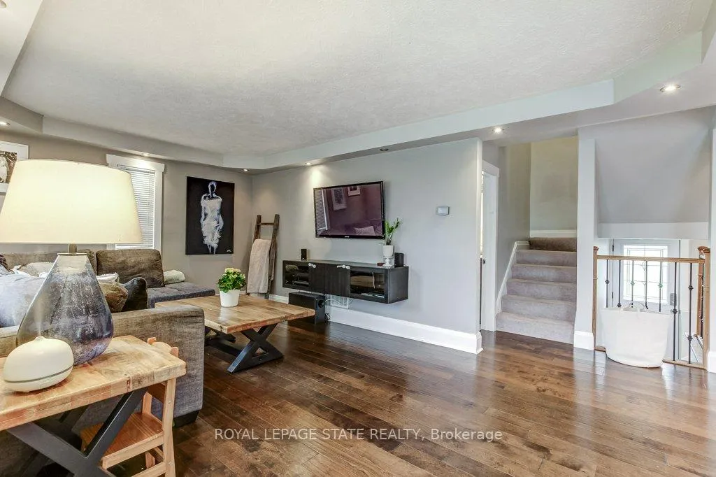 Photo 5 of 114 Second Street N, Hamilton, Stoney Creek — HOMEH