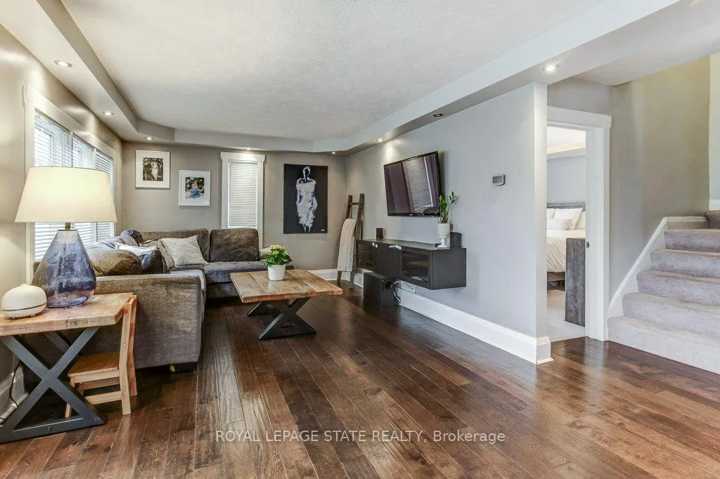 Photo 6 of 114 Second Street N, Hamilton, Stoney Creek — HOMEH