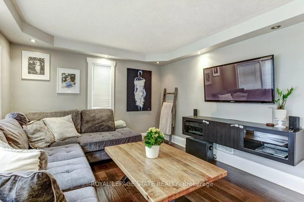 Photo 8 of 114 Second Street N, Hamilton, Stoney Creek — HOMEH