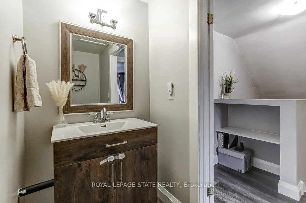 Photo 22 of 114 Second Street N, Hamilton, Stoney Creek — HOMEH