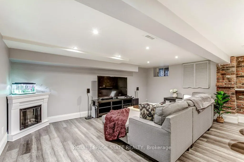 Photo 25 of 114 Second Street N, Hamilton, Stoney Creek — HOMEH