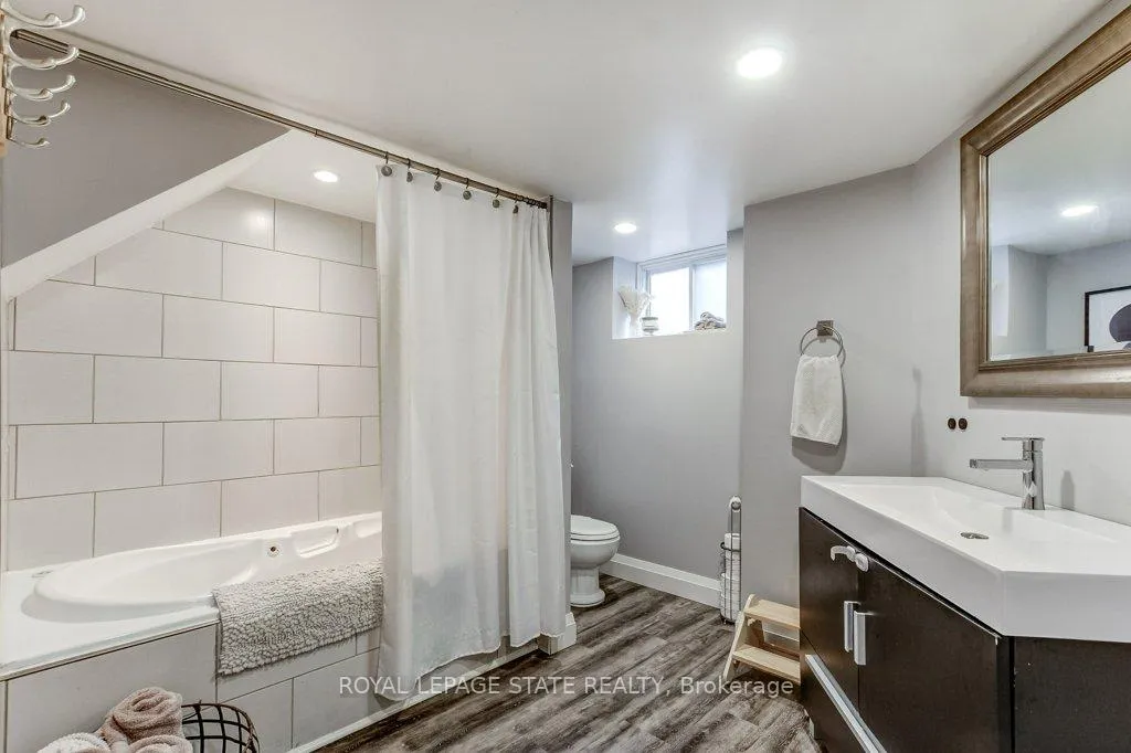 Photo 31 of 114 Second Street N, Hamilton, Stoney Creek — HOMEH