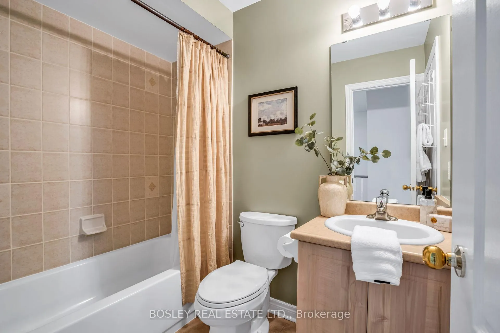 Photo 43 of Unit 24, 22 Gidley Lane, Ajax, Central — HOMEH