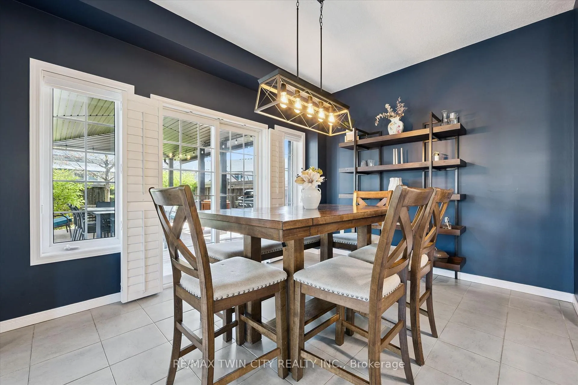 Photo 11 of 33 Mistywood Street, Kitchener — HOMEH