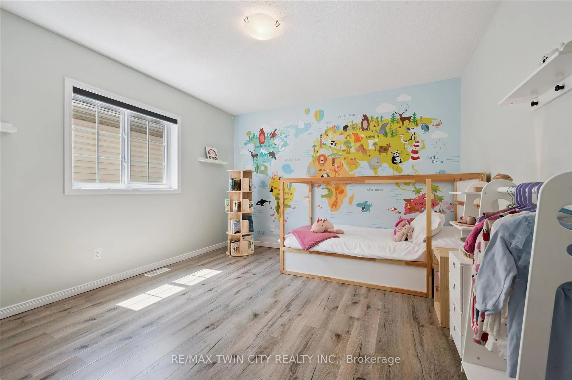 Photo 19 of 33 Mistywood Street, Kitchener — HOMEH