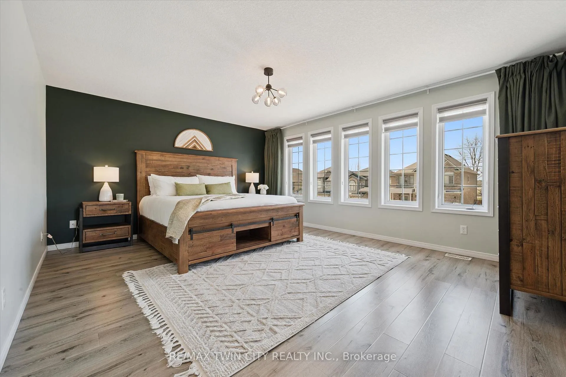Photo 26 of 33 Mistywood Street, Kitchener — HOMEH