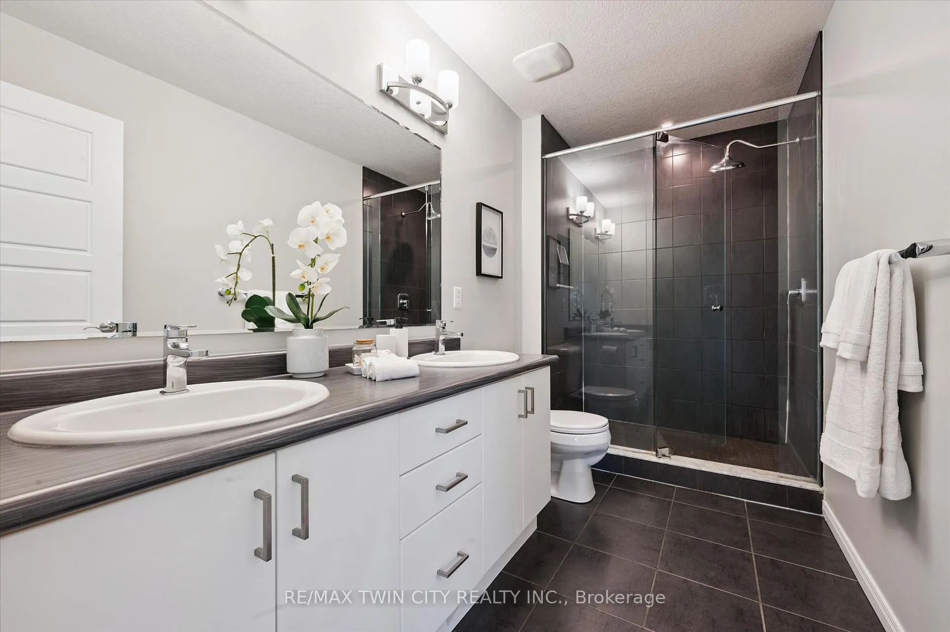 Photo 29 of 33 Mistywood Street, Kitchener — HOMEH