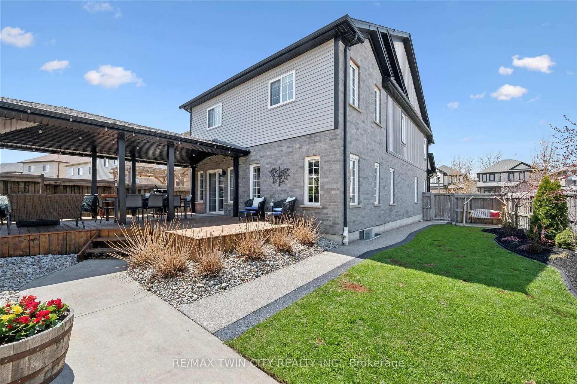 Photo 40 of 33 Mistywood Street, Kitchener — HOMEH