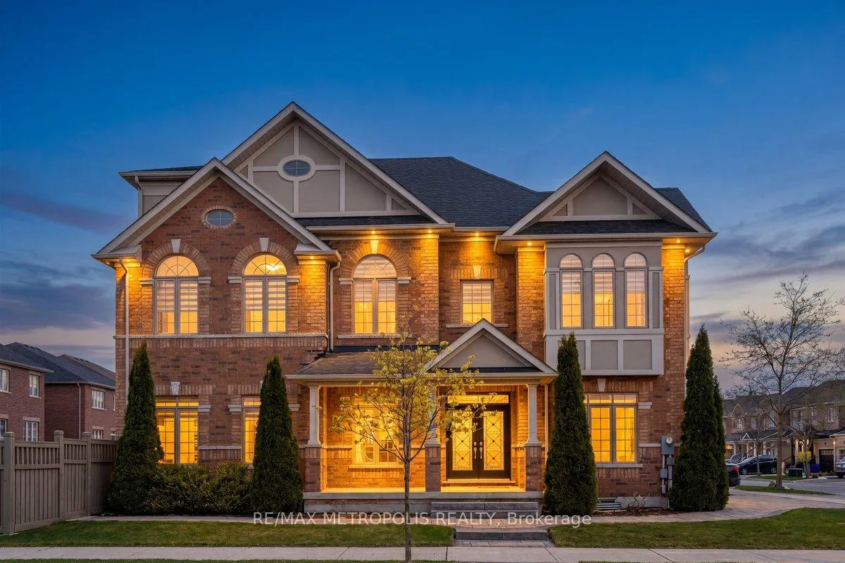 Photo 2 of 115 Pelee Avenue, Vaughan, Kleinburg — HOMEH