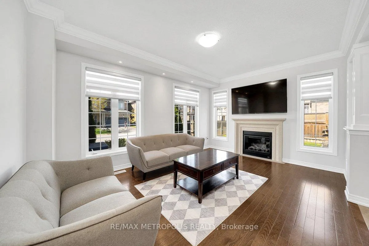 Photo 12 of 115 Pelee Avenue, Vaughan, Kleinburg — HOMEH