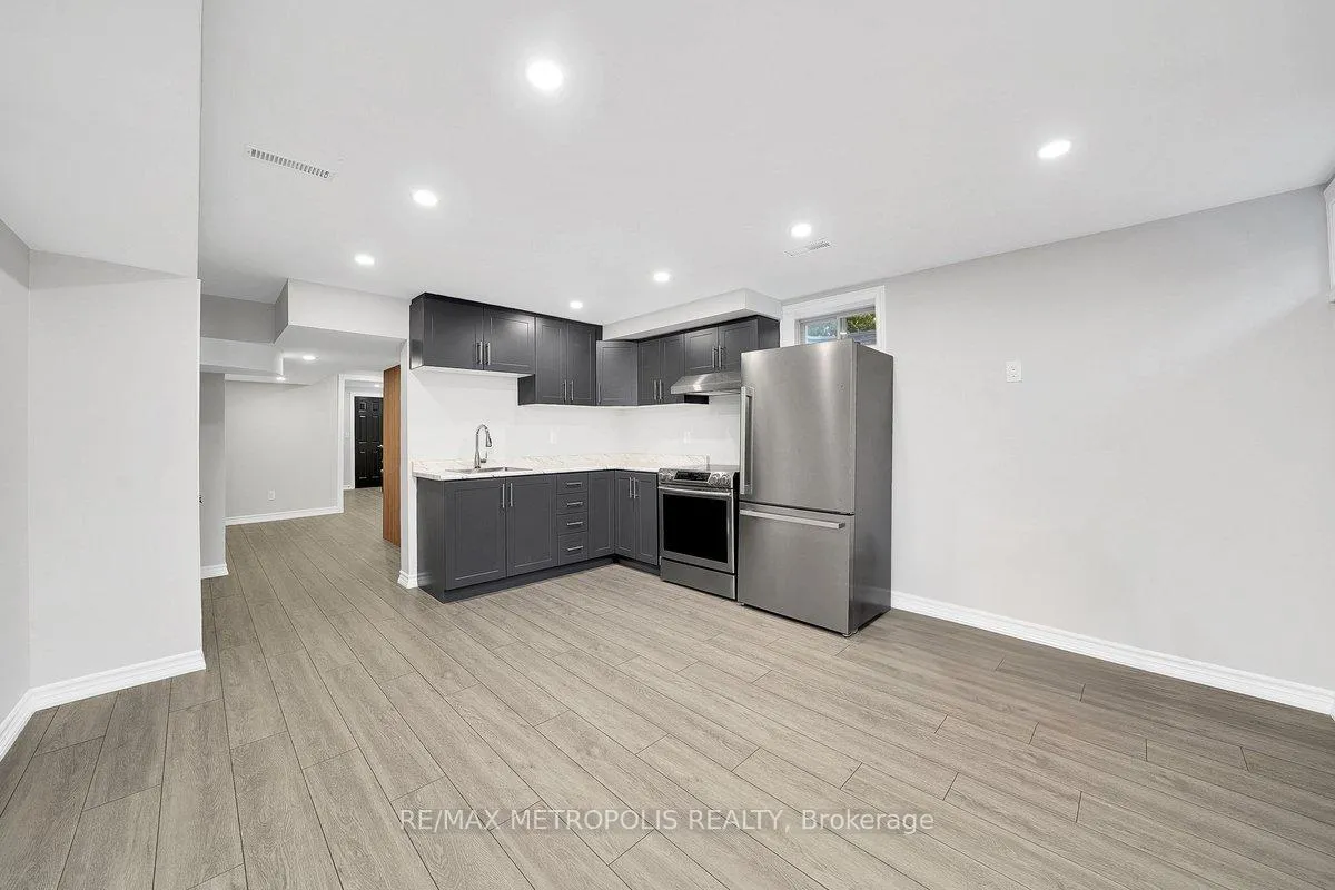 Photo 23 of 115 Pelee Avenue, Vaughan, Kleinburg — HOMEH