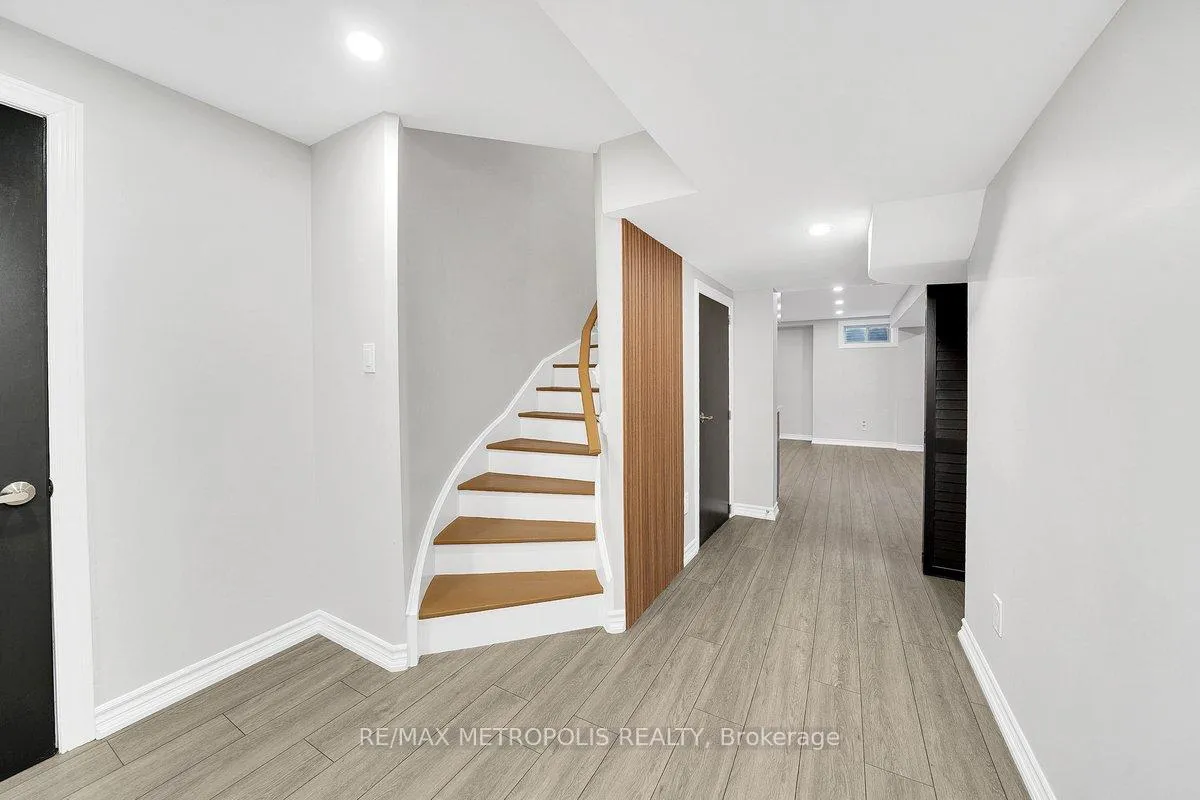 Photo 24 of 115 Pelee Avenue, Vaughan, Kleinburg — HOMEH