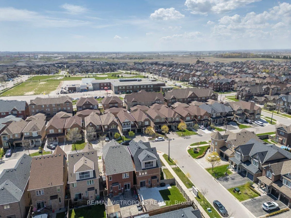 Photo 28 of 115 Pelee Avenue, Vaughan, Kleinburg — HOMEH