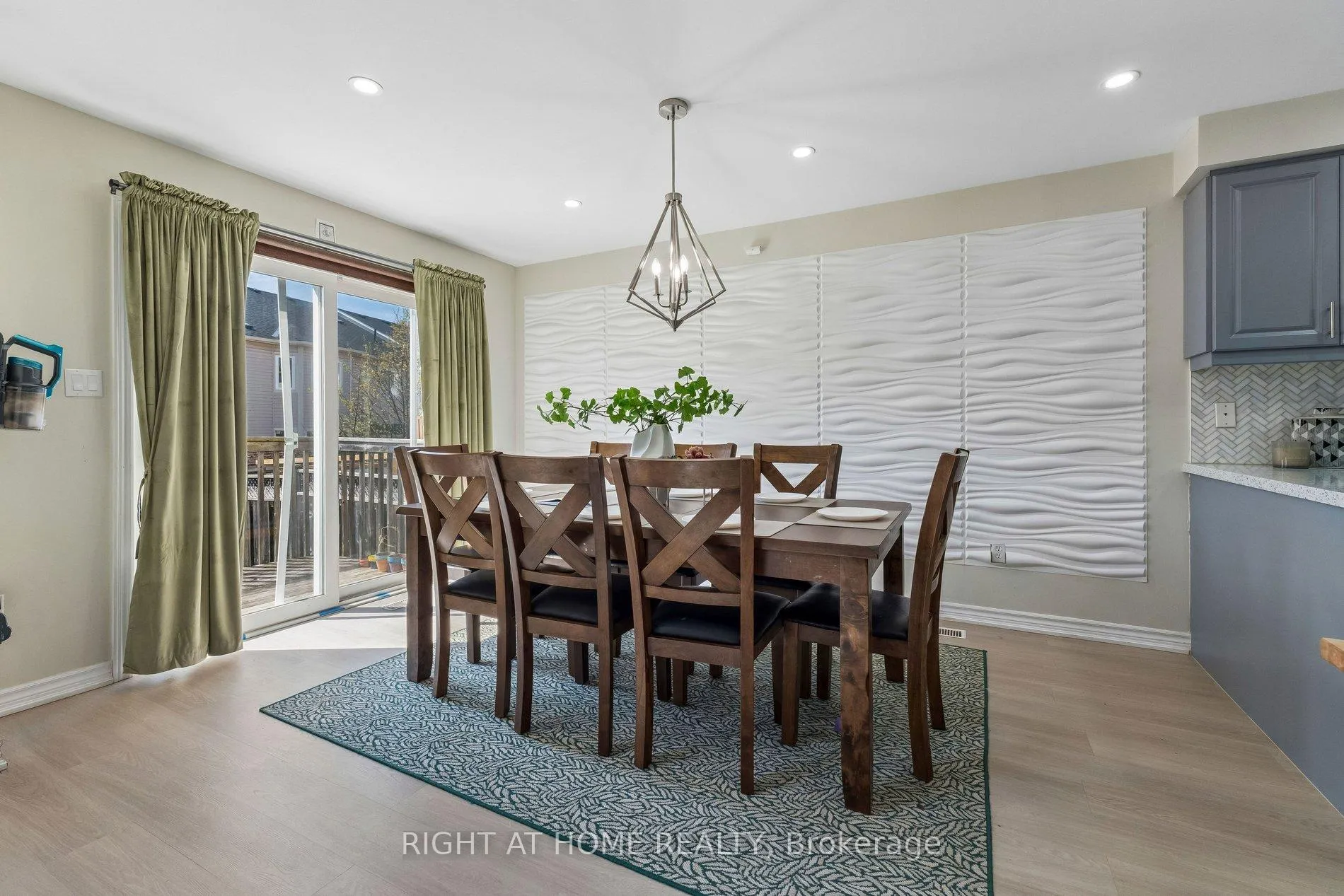 Photo 11 of 640 Ormond Drive, Oshawa, Samac — HOMEH